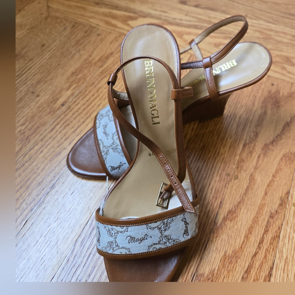 NIB Bruno Magli Women's Brown and Cream Sandals